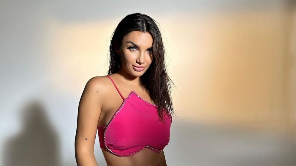 Elettra Lamborghini centro commerciale Campania