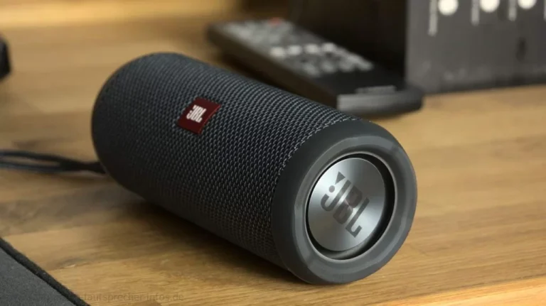 JBL Flip Essential 2: uno dei migliori speaker Bluetooth portatili al 30% in meno su Amazon.