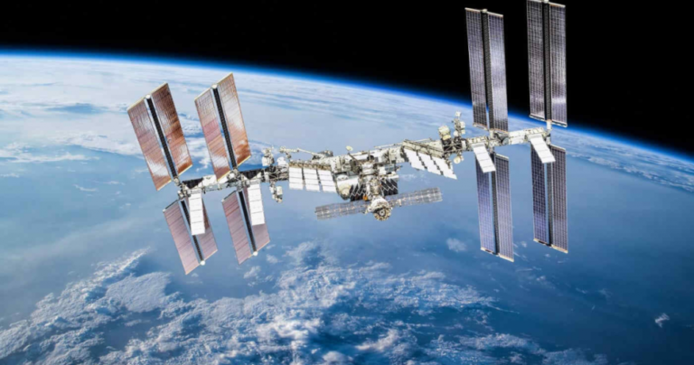 La stazione spaziale visibile stasera ad occhio nudo: a che ora passerà sul casertano e come riconoscerla