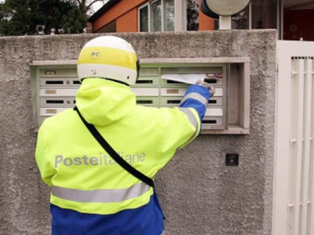postino poste italiane