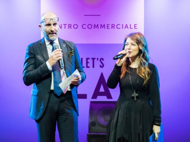 centro commerciale campania cristina d'avena