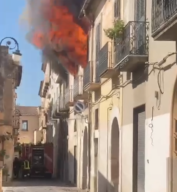Incendio immobile via Martucci: prorogata a giugno la fine dei lavori
