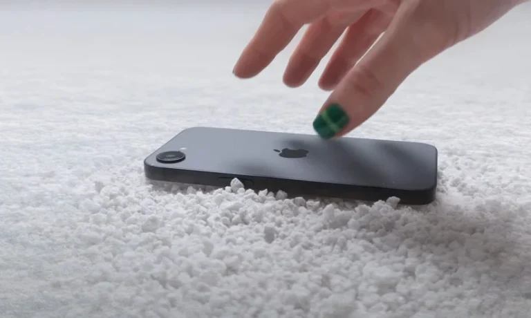 Apple lancia l’iPhone low cost: caratteristiche e prezzo del 16e
