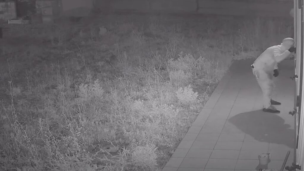 Bor villa furto vitulazio