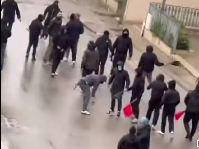 Scontri tra ultras prima del match della Casertana