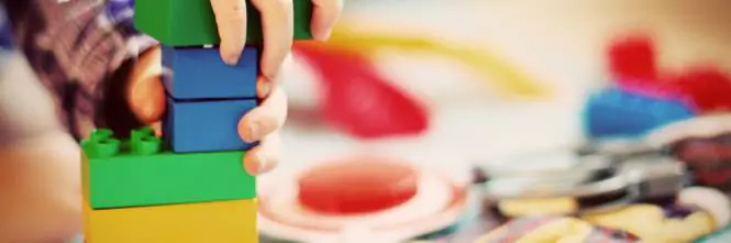 Ladri senza scrupoli rubano giocattoli per bambini autistici: l’appello per ritrovarli