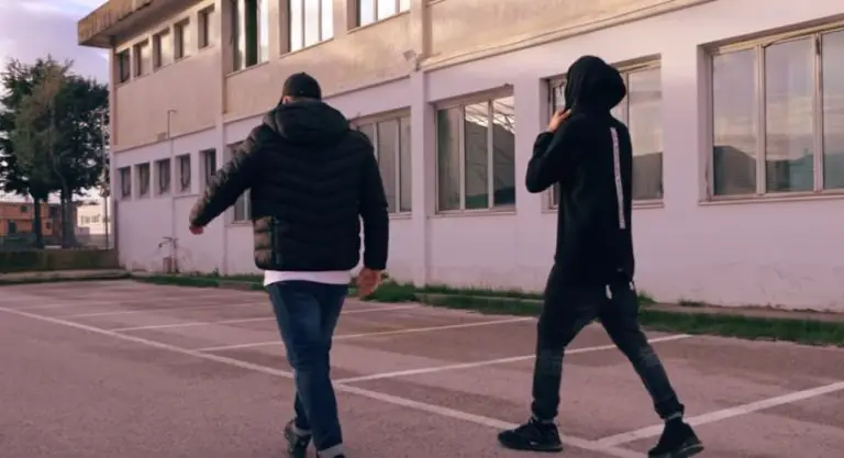 Ispettori alla Moro, preside si difende: “Li ho autorizzati, ma non sapevo contenuto del video”