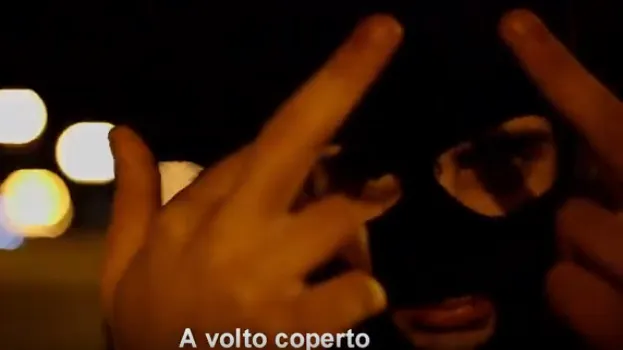 Oscurato il videoclip delle polemiche, ma il trapper ne fa un altro. E si paragona a Picasso. GUARDA IL NUOVO VIDEO
