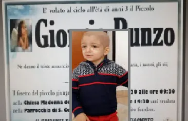 Giorgio muore a 3 anni: stavano raccogliendo fondi per gli Usa. L’addio del papà: “Paradiso ha nuovo angelo”
