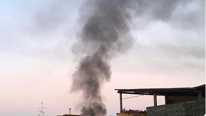 Paura in strada: auto in fiamme in via Mercadante