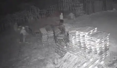 Banditi all’assalto del deposito di detersivi. IL VIDEO