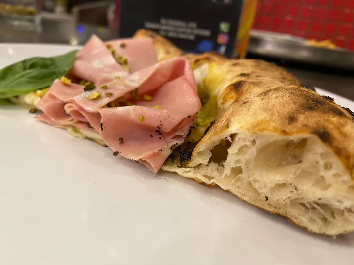La pizza Pistacchio di ‘Aumm Aumm’ (FOTO)