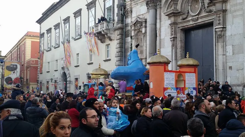 Scuole chiuse per 4 giorni per il Carnevale