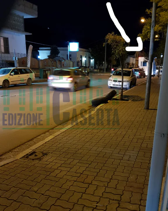 Paura nella frazione, roulotte perde 2 ruote durante la marcia