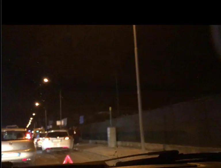Tamponamento sull’Appia, coinvolti 3 veicoli. Traffico in tilt