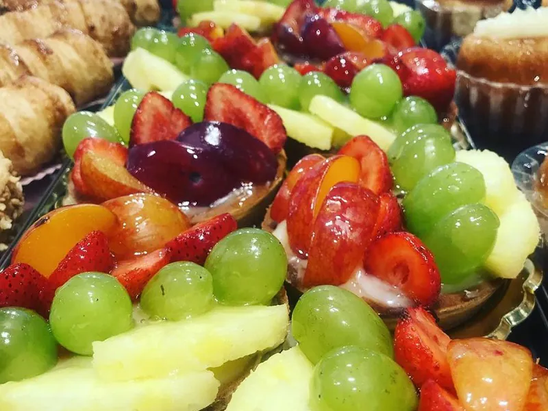 Mercato ortofrutticolo, imprenditori regalano frutta alle famiglie bisognose