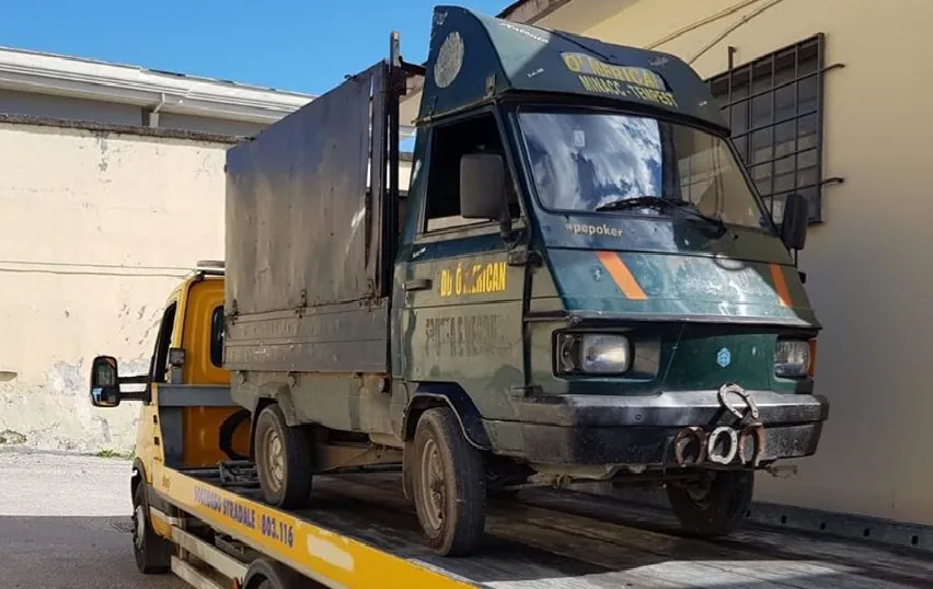 Agenti fermano ex “Merican”: scatta il sequestro