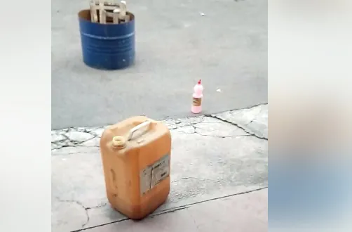 Si barrica nel mercato e posta tutto: “Venite, mi sto per dare fuoco”. IL VIDEO