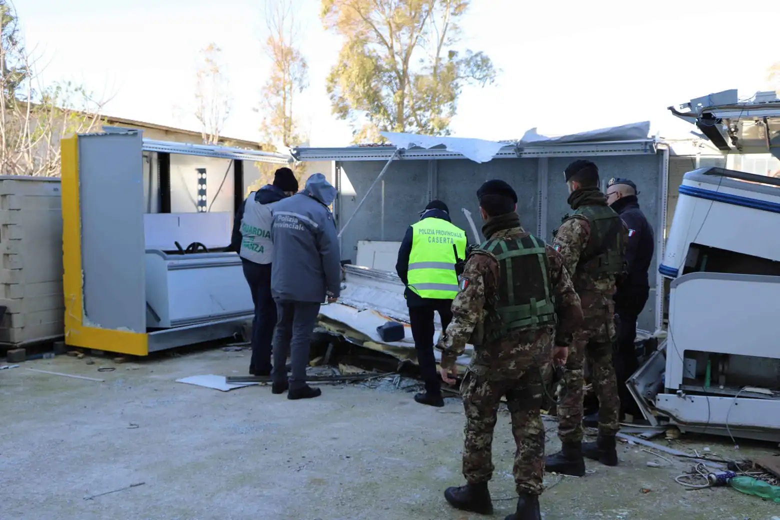 Maxi blitz nel Casertano, 3 ditte sequestrate. Trovati lavoratori in nero. FOTO