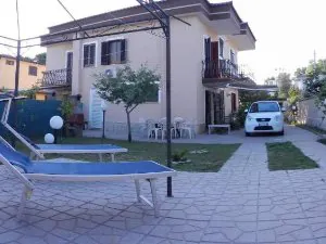 Stop alle trasferte nelle case al mare: il sindaco vieta l’accesso ai non residenti