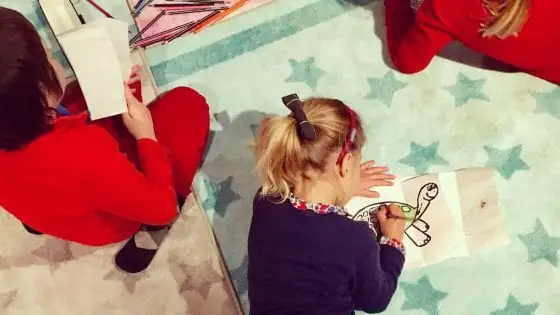 Genitori in tilt per la chiusura delle scuole: nel casertano è caccia alle babysitter