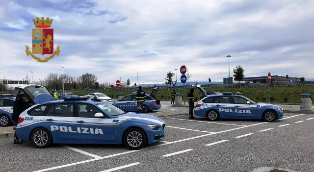 Covid, posti di blocco pure in A1: blindato il tratto casertano. LE FOTO