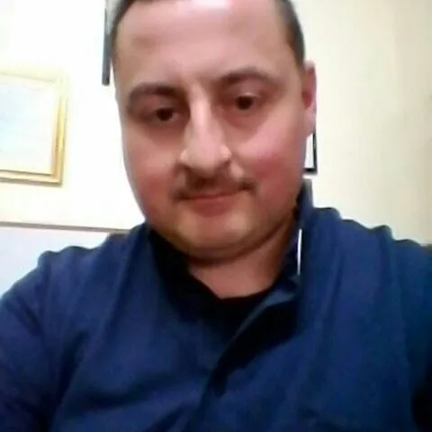 Le parole di don Carmine: “Celebrerò la messa da solo, sentirete il suono delle campane”