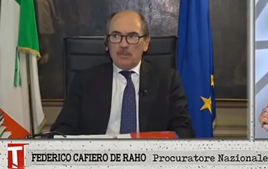 “Camorra arruola con lavoro e soldi i poveri del virus”. E la droga viene già portata a domicilio