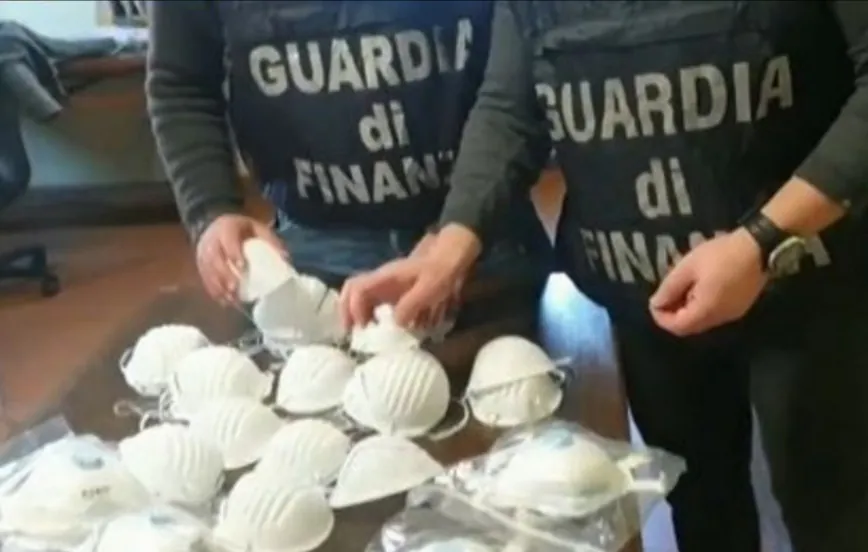 Coronavirus shop, 33 stanati. Truffe nel Casertano: prodotti porta a porta a cifre folli