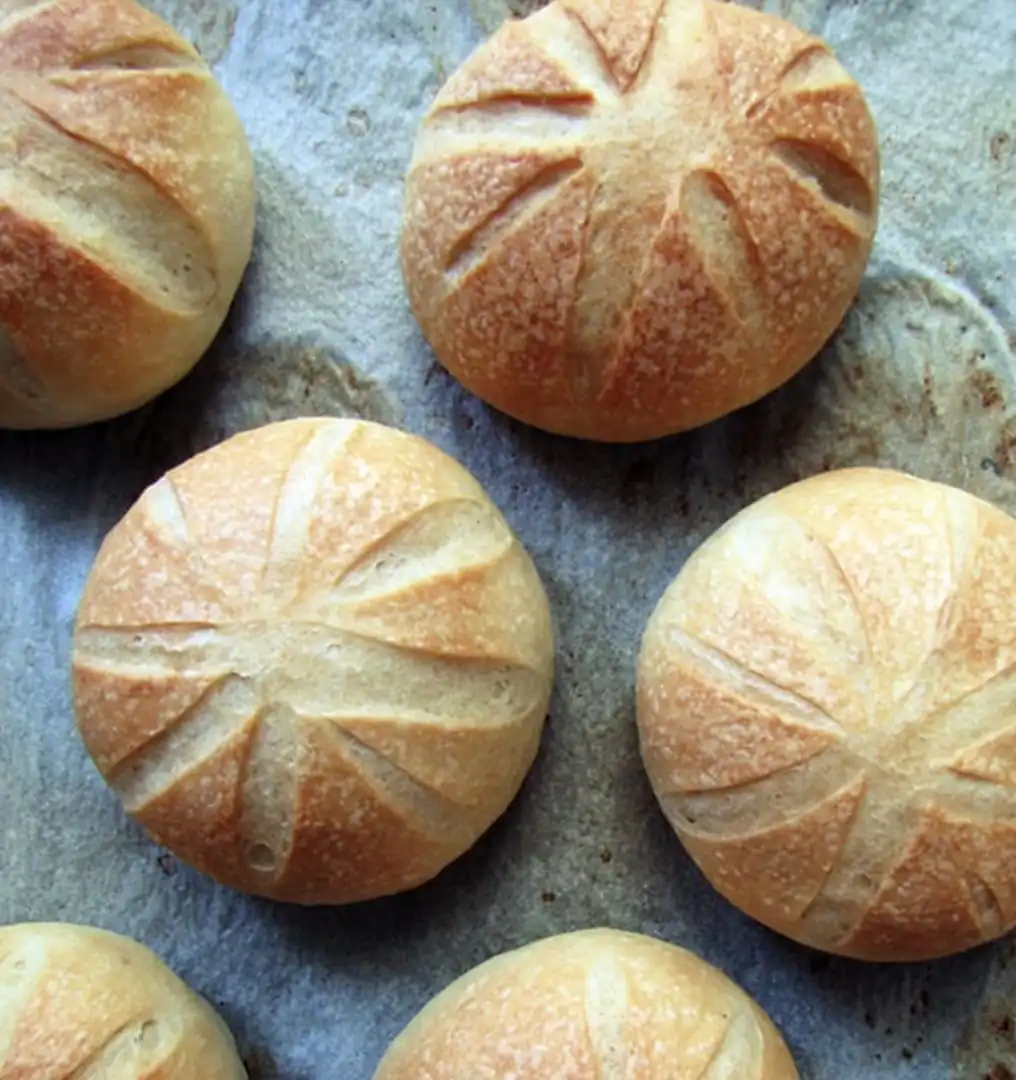 Pane gratis per i bisognosi che da domani potranno fare richiesta per il “Bonus Spesa”. PD preoccupato.