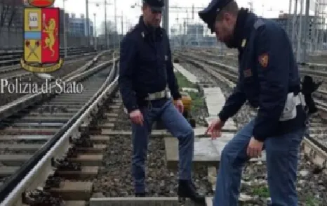 Orrore sui binari: trovati resti di un cadavere
