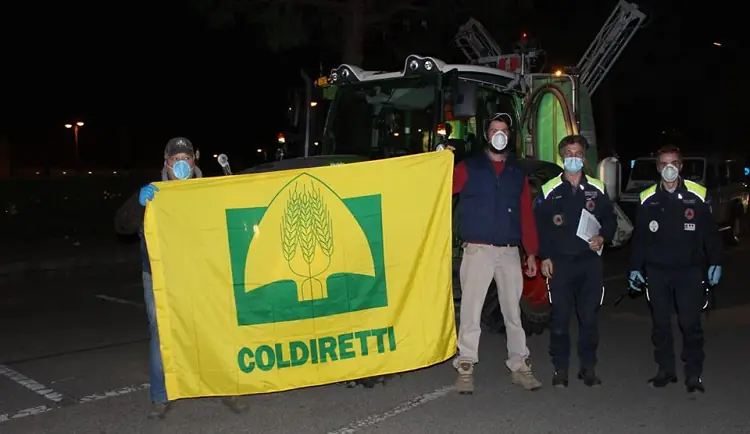 Coronavirus, trattori della Coldiretti mobilitati per sanificare le strade: l’iniziativa parte da San Marco Trotti