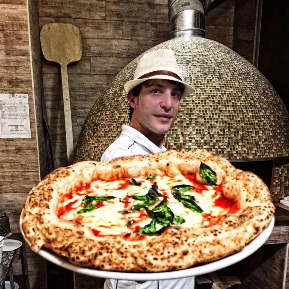 Cibo d’asporto, c’è chi dice no: il pizzaiolo dell’agro boccia la riapertura