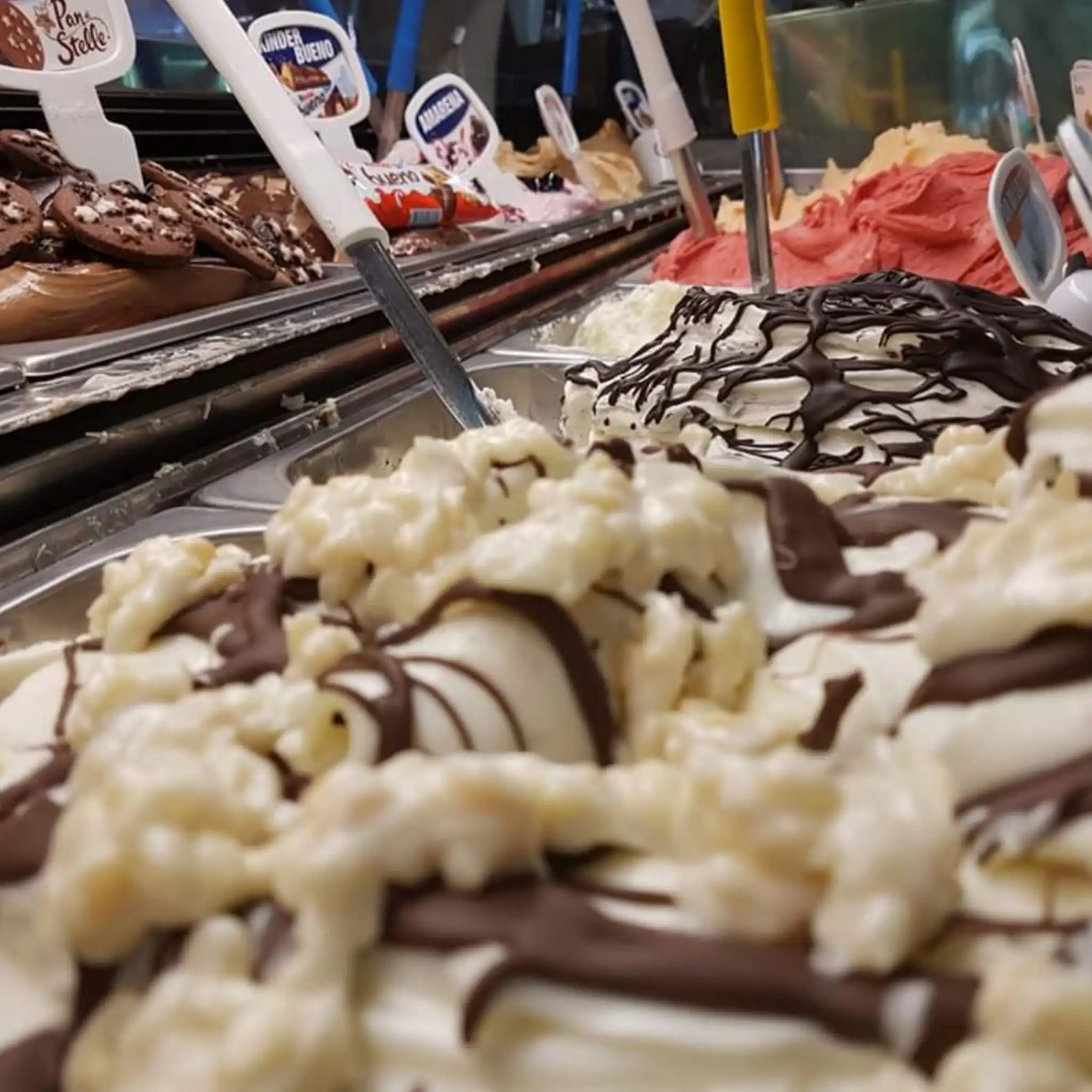 Delivery anche per i dolci: gelateria della Valle apre alle consegne a domicilio