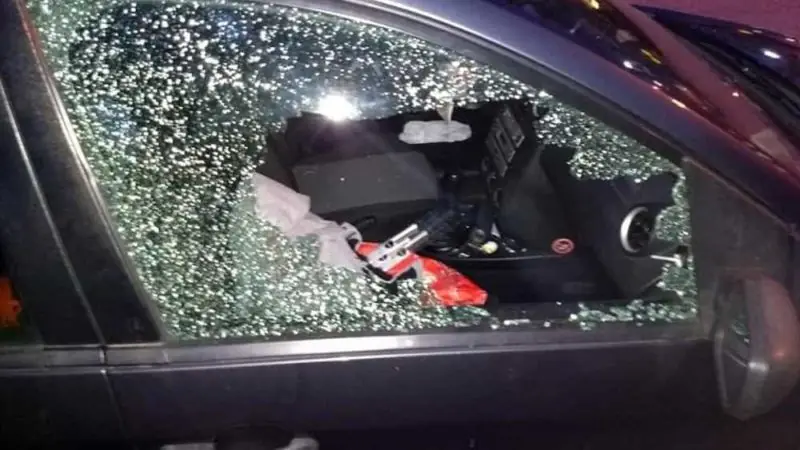 Nemmeno il virus ferma i delinquenti: auto assaltate nella notte