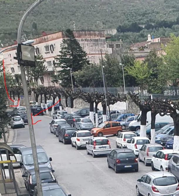 Coppia in auto fermata da carabinieri in borghese nei pressi del Comune: sequestrato uno zaino