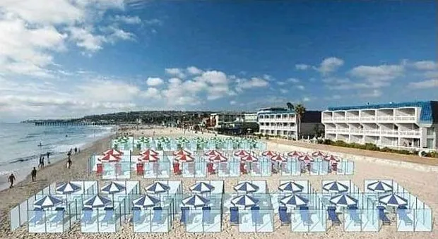 Al mare con i box in plexiglass: l’estate ai tempi del coronavirus