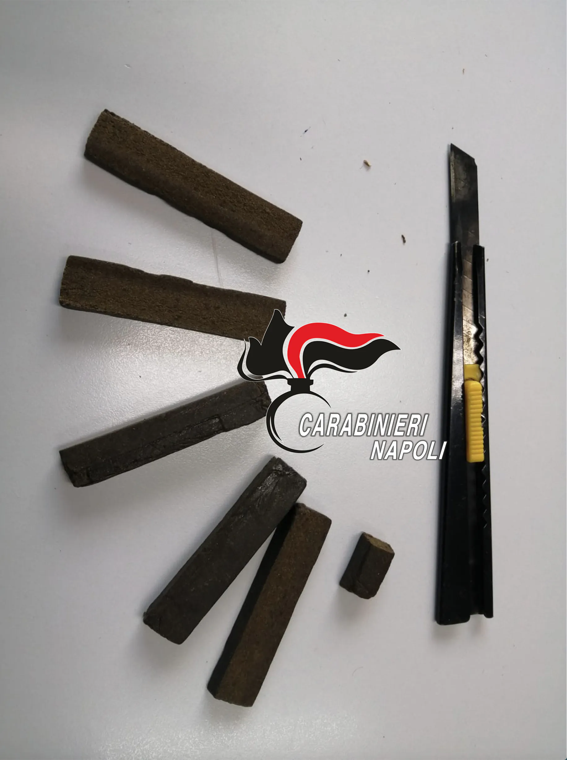 Sorpreso con stecchette di hashish: preso un 22enne