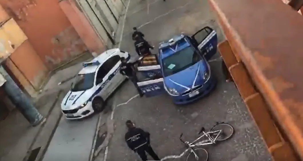 Scooter contro bici, ciclista all’ospedale: due in commissariato. I VIDEO
