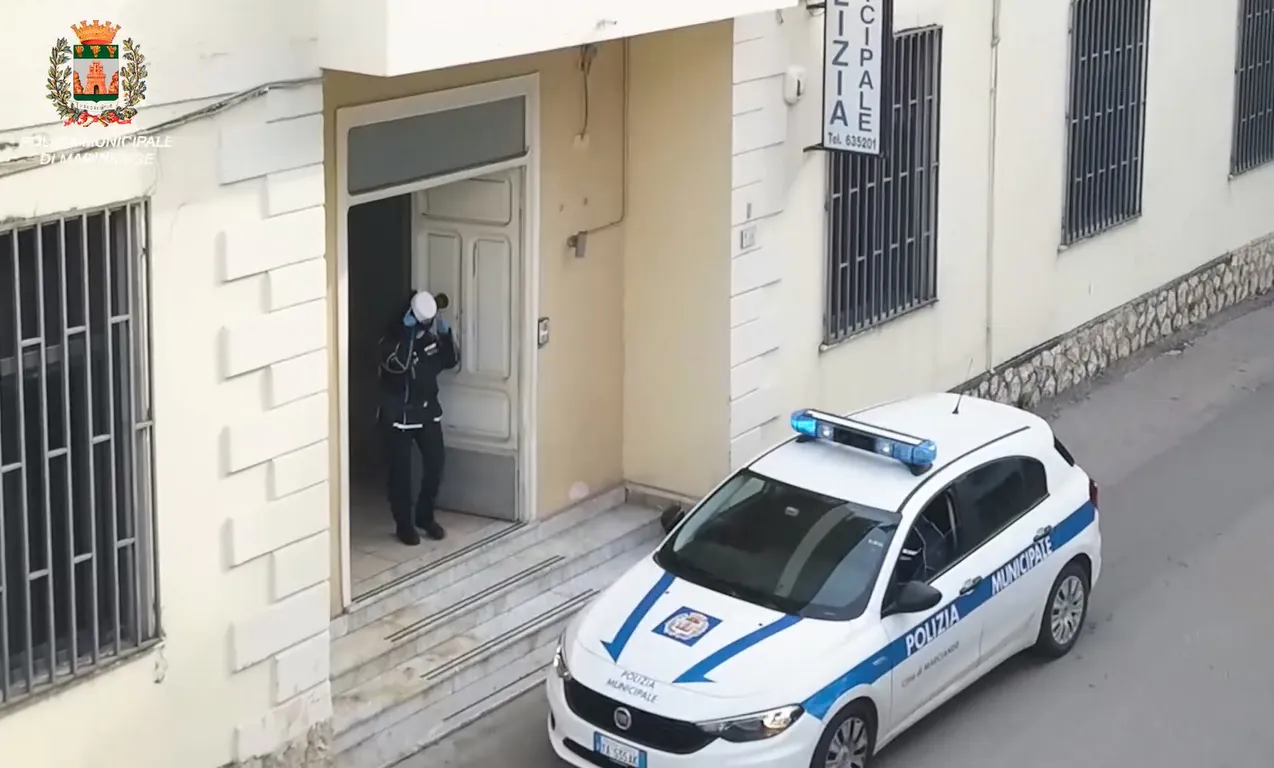Zona arancione, vigili in bar e pizzerie della città: sciolti diversi assembramenti