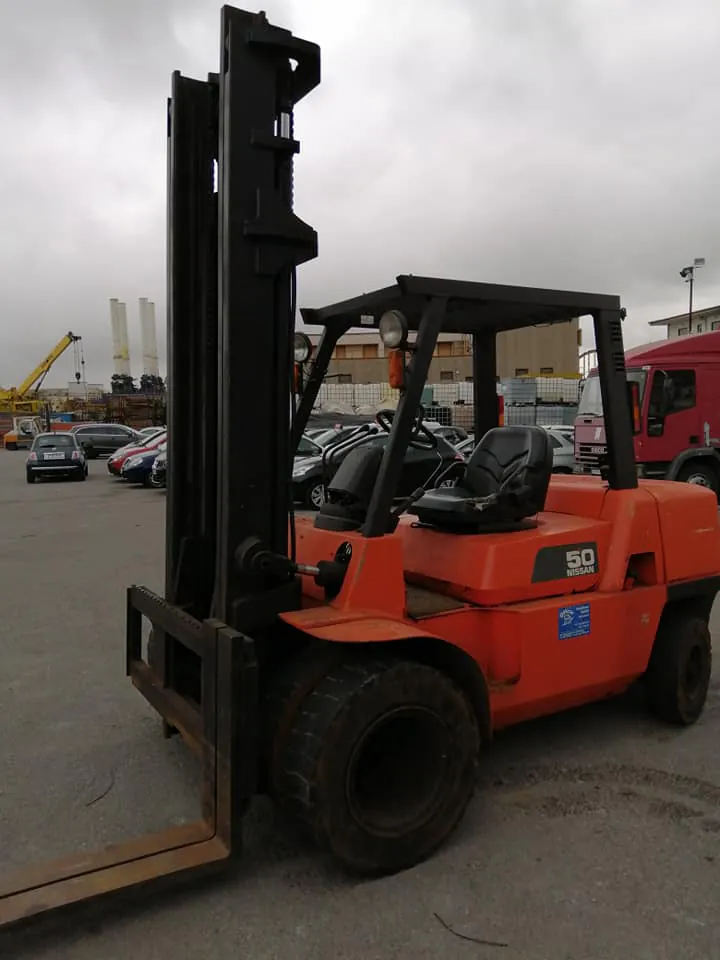 Travolge e ferisce collega con un muletto poi viene colto da malore