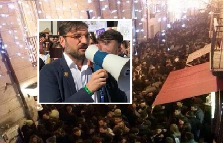 Movida torna e fa paura e sindaco limita l’alcol: “Cose irresponsabili ieri, dalle 23 solo acqua”