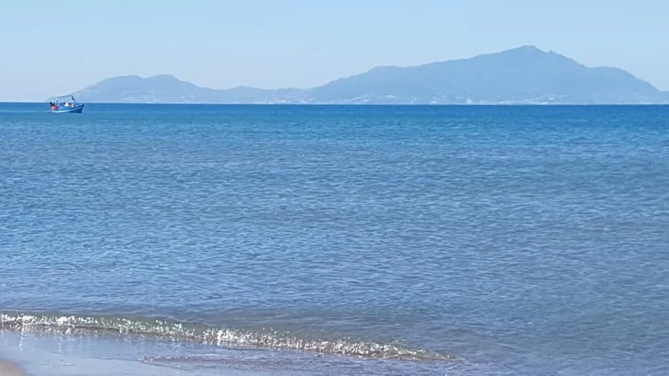 Le regole per andare al mare: bagni sicuri, ma a distanza