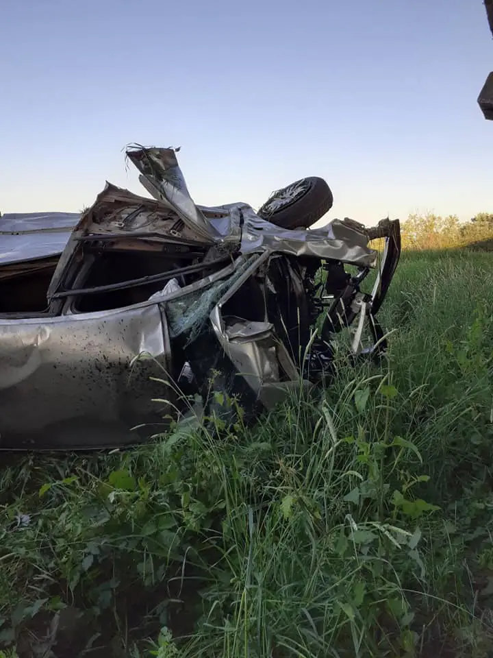 Auto travolge le barriere e finisce giù dal viadotto, muore 50enne