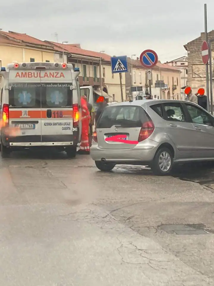 Incidente in zona Anfiteatro, c’è un ferito