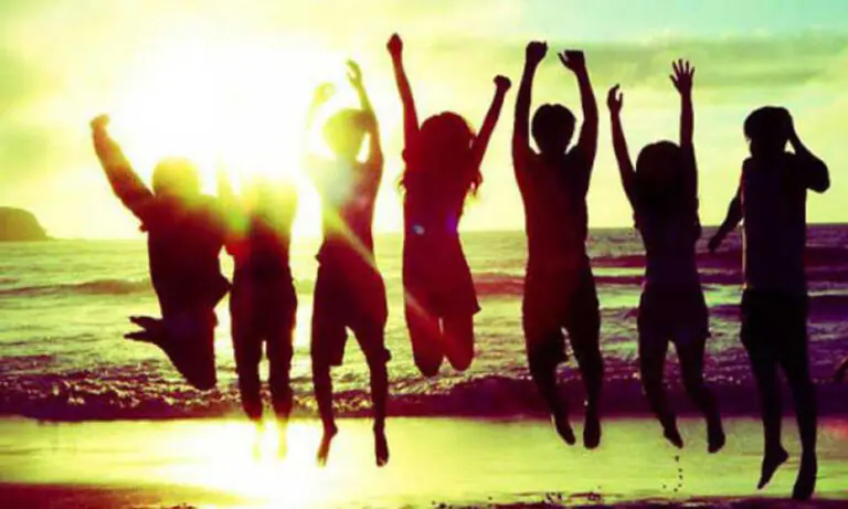 Vacanze con gli amici, il grande rebus: “Potremo andare sì o no?”. Tutte le restrizioni