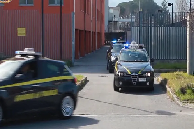 Appalti e corruzione, terremoto in 6 Comuni: 28 indagati dopo blitz Finanza