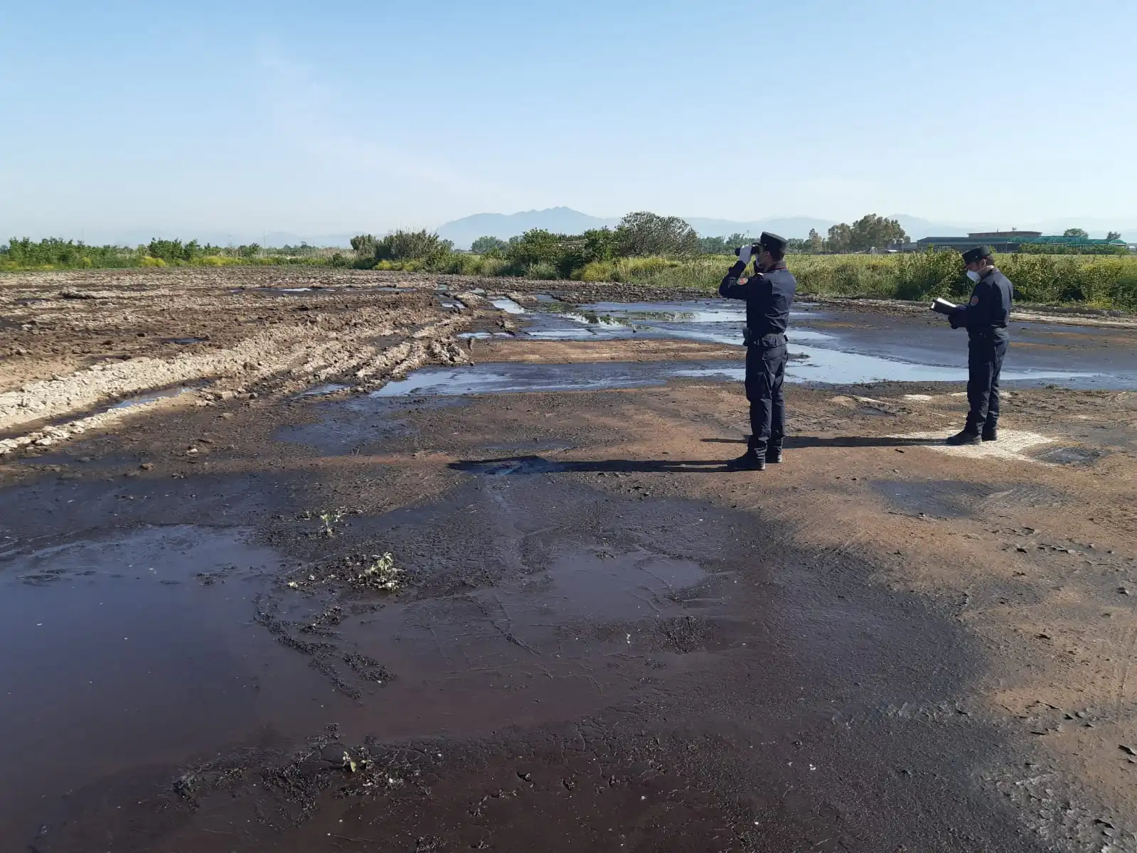 Liquami smaltiti, sequestrato terreno agricolo: 3 fratelli nei guai. LE FOTO