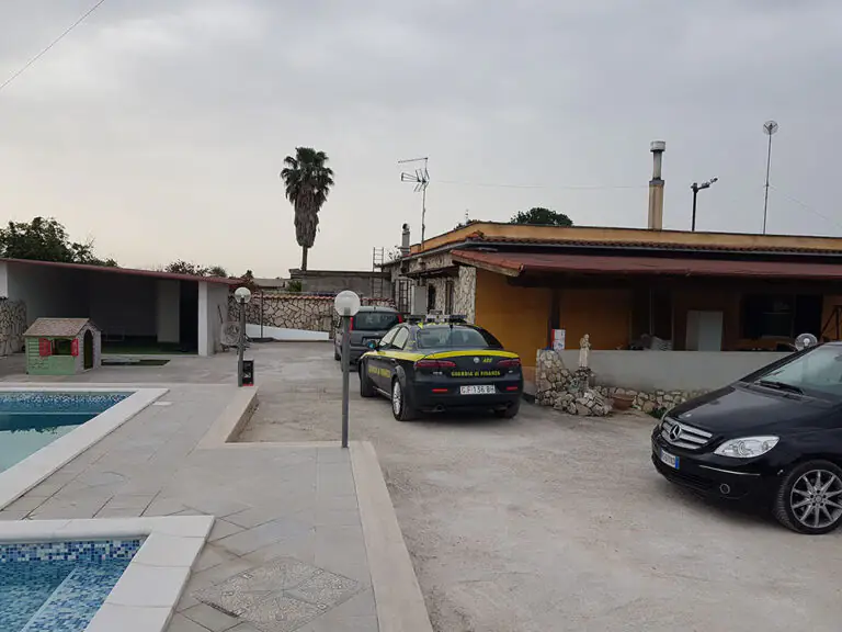 Finanza sequestra villa con piscina a pregiudicato vicino ai Casalesi