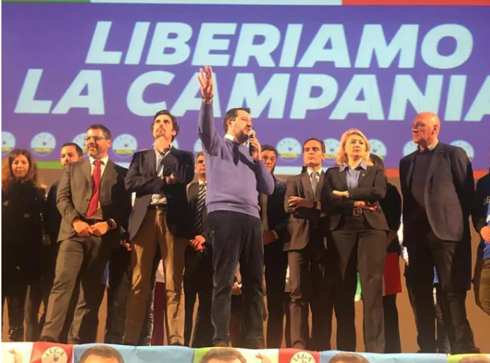 Bagarre nella Lega: 2 sindaci casertani escono dal partito nel giorno dei disordini sul litorale